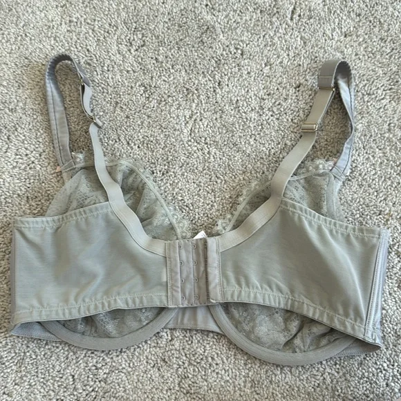 CACIQUE Silver Lace Unlined Balconette Bra - Size 40F - Picture 5 of 7